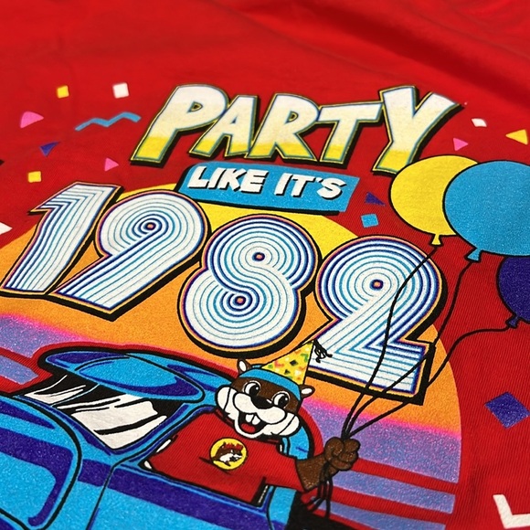 BUC-EE’S mens XL t-shirt Party Like It’s 1982 40 years of peace love & but-Ed’s - Picture 11 of 12